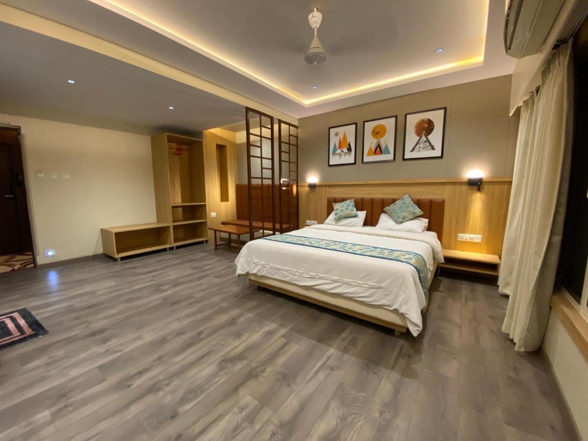 Hotel Apex International Вадодара Екстер'єр фото