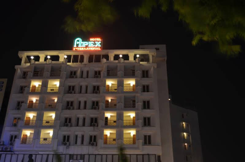 Hotel Apex International Вадодара Екстер'єр фото